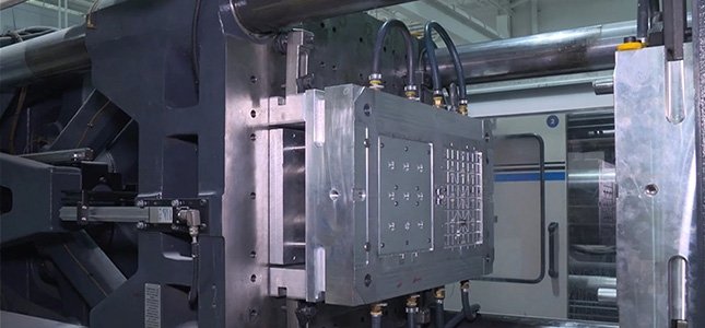 3 Tips to Get the Best Injection Molding Machine to Produce Better Products